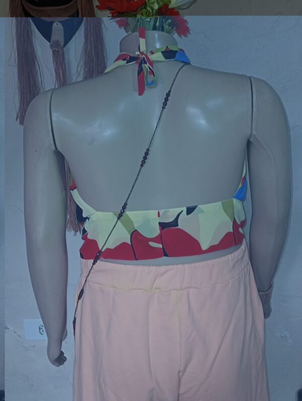 *Blusa Frente Unica - (Nova) Tamanho: G - Image 2