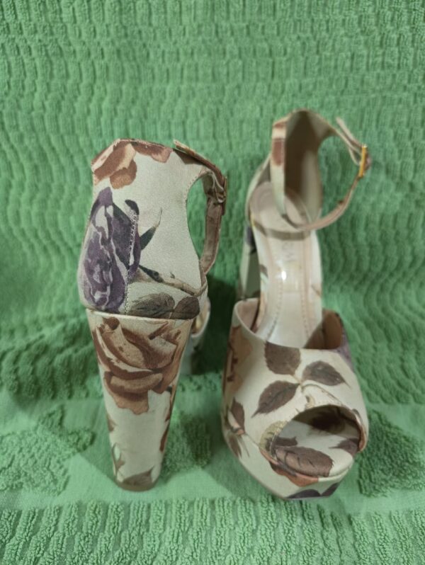 *Sandália Ramarim Floral - 38 (Nova) - Image 3