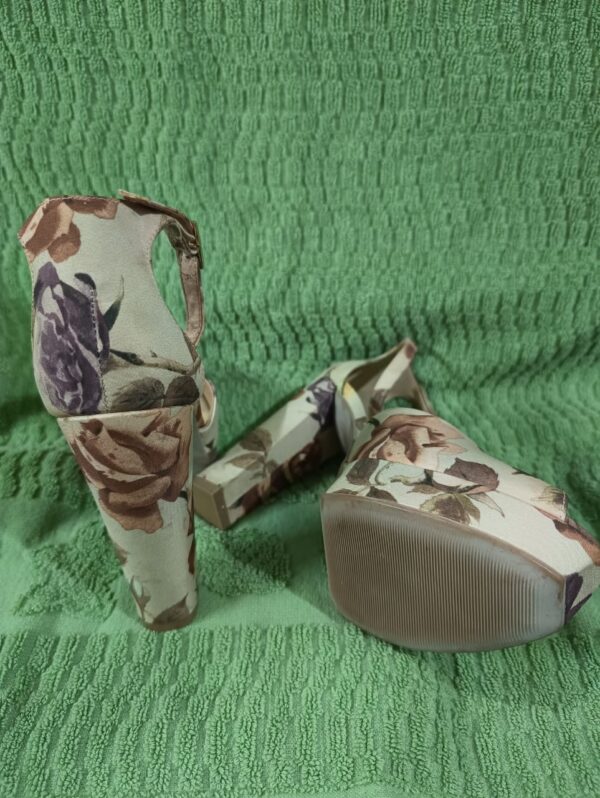 *Sandália Ramarim Floral - 38 (Nova) - Image 4