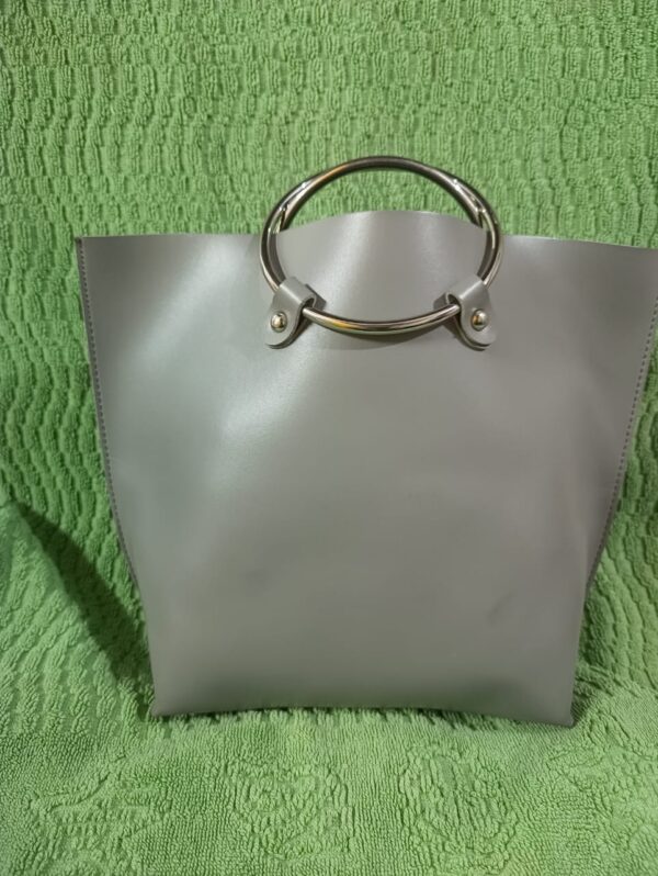 *Bolsa Cinza - (Nova)