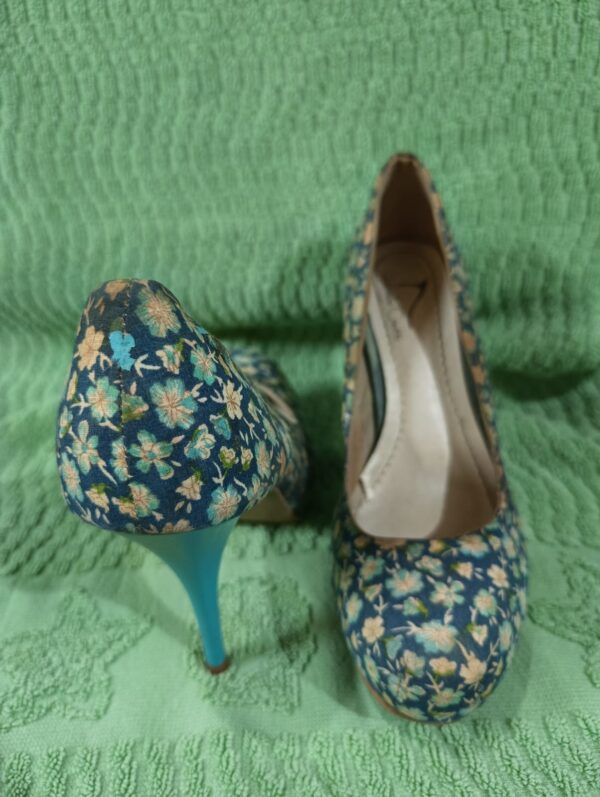 Scarpin Floral Rafaela Coutti - 37 - Image 3