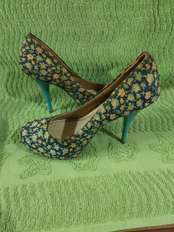 Scarpin Floral Rafaela Coutti - 37 - Image 2