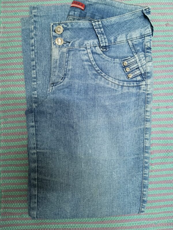Jeans Feminina – Multi Marcas, várias cores e modelos, tamanho 46, seminovas. - Image 2