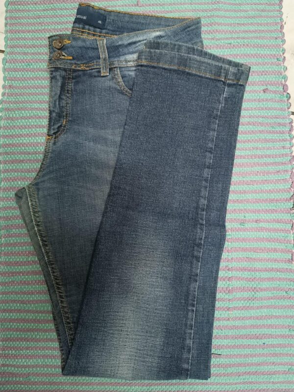 Jeans Feminina – Multi Marcas, várias cores e modelos, tamanho 46, seminovas. - Image 5