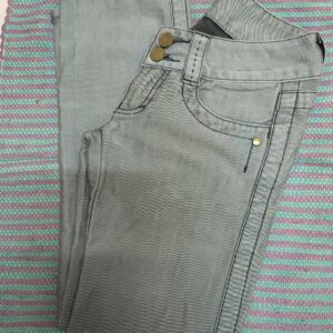 Calça Jeans feminina Carmim, tamanho 34
