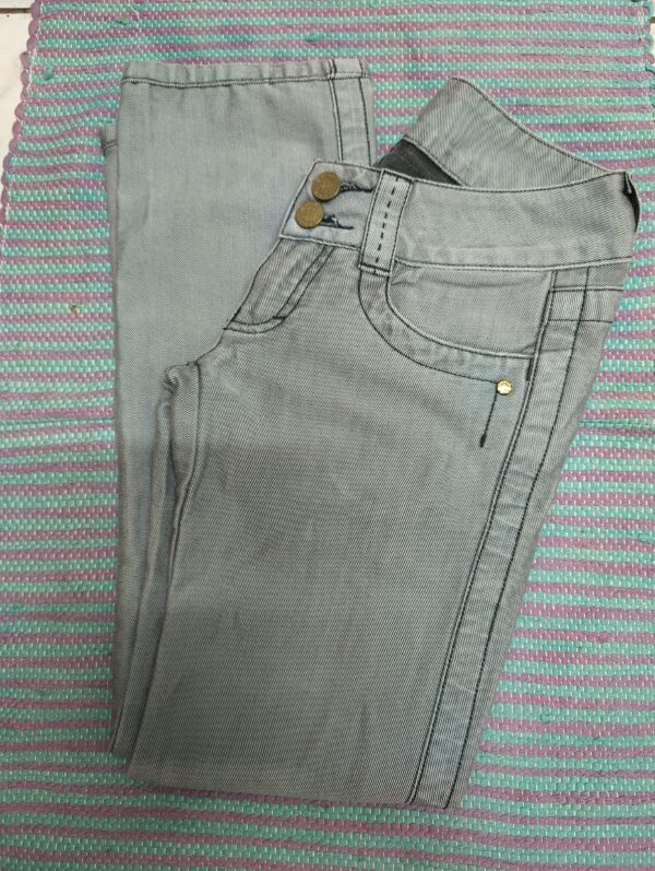 Calça Jeans feminina Carmim, tamanho 34