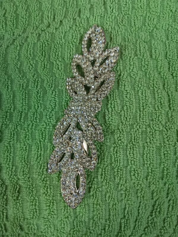 Broche de luxo prateado com strass - Image 2