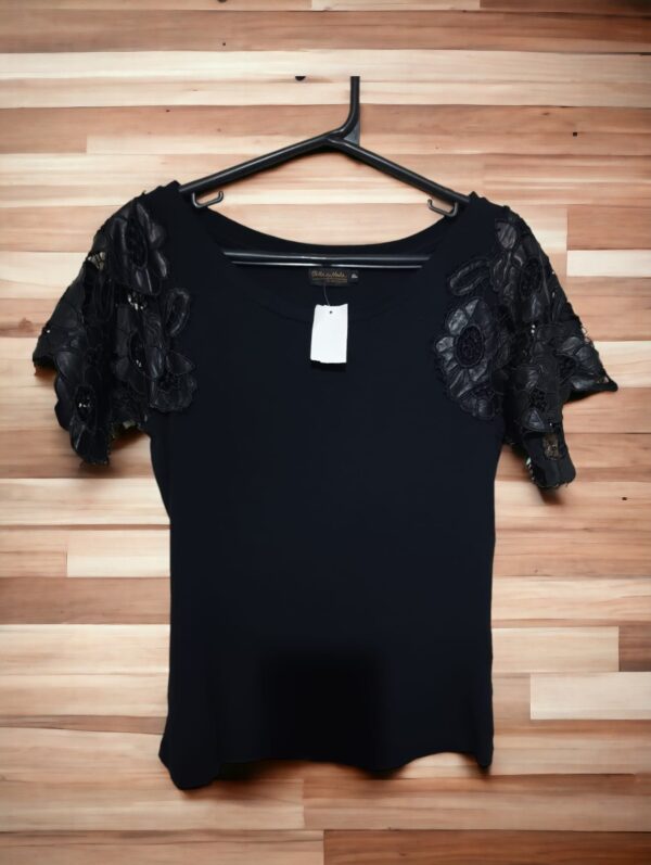 *Camiseta, Villa da Moda by Vanessa Lima - tamanho P (Nova)