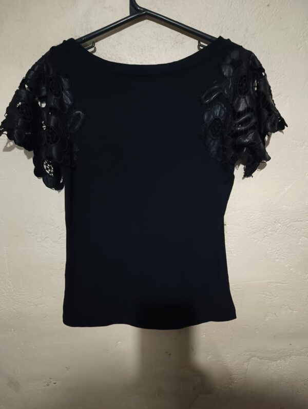 *Camiseta, Villa da Moda by Vanessa Lima - tamanho P (Nova) - Image 2